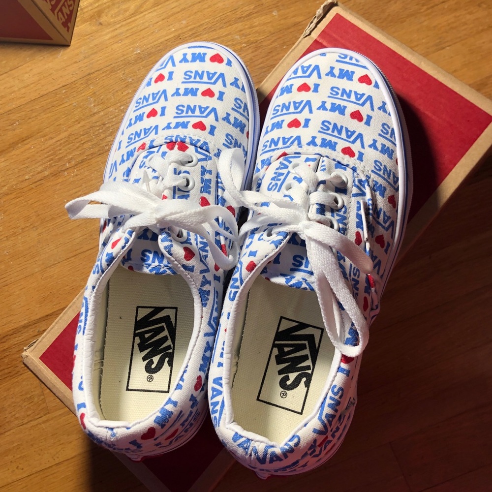 (I heart vans) True White Era🤩